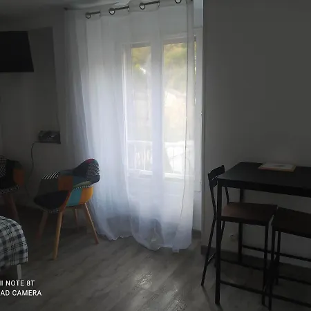 Joli Au Centre D'uriage Apartment